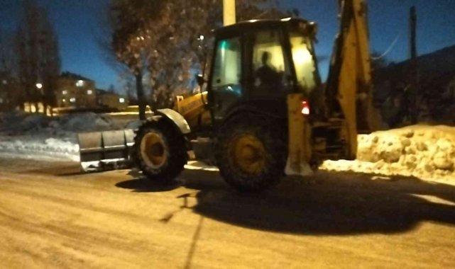 Muradiye&#039;de karla mücadele çalışması