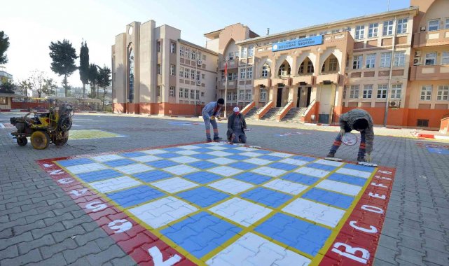 Muratpaşa'da okullar yenileniyor