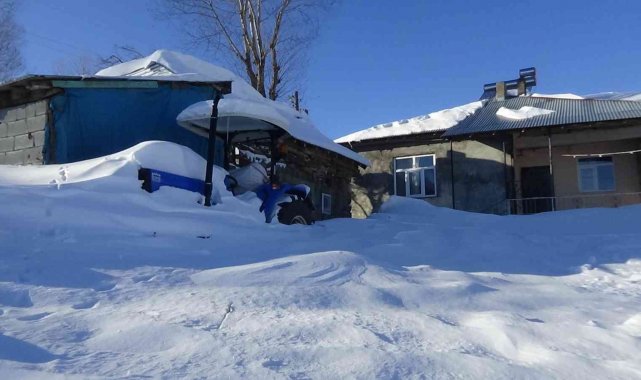 Muş'ta tipinin yaşandığı köyde hayat 2 gün durdu