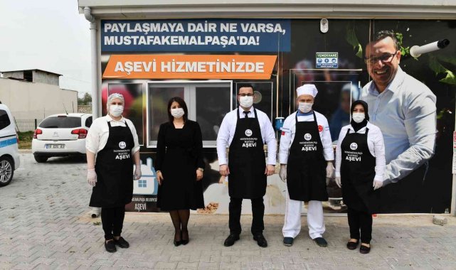 Mustafakemalpaşa Belediyesi 2021&#039;de yüzlerce ailenin yüzünü güldürdü