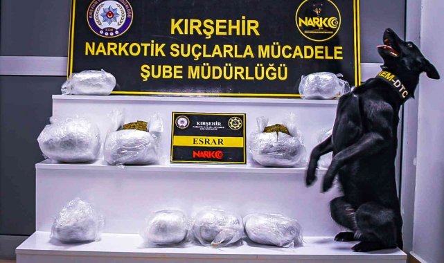 Narkotik Köpeği &#039;Çine&#039; 8 kilo uyuşturucu yakaladı
