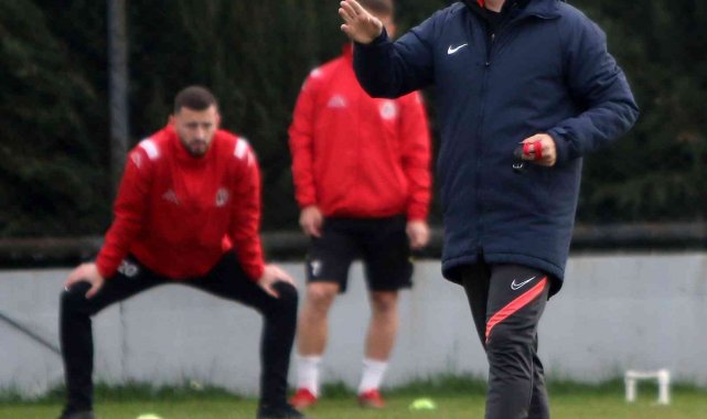 Nazım Gülay: "Pazar günü çok zorlu bir maç oynayacağız"