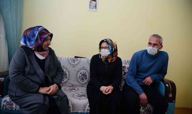 Nergiz Oğuz hasta, engelli, yaşlı vatandaşları yalnız bırakmıyor