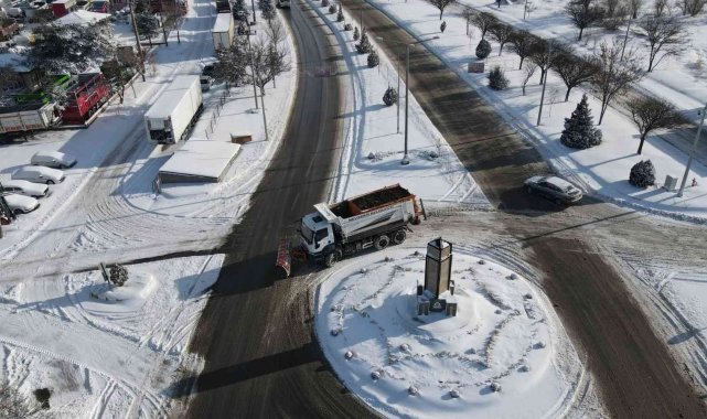 Nevşehir&#039;de kar temizliği aralıksız devam ediyor