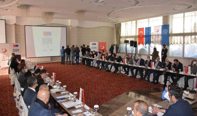 Niğde'de 'Göç ve Uyum' konulu toplantı yapıldı