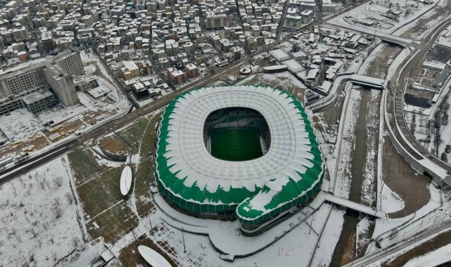 Nilüfer deresi buz tuttu, Timsah Stadyumu ise beyaz gelinliği giydi