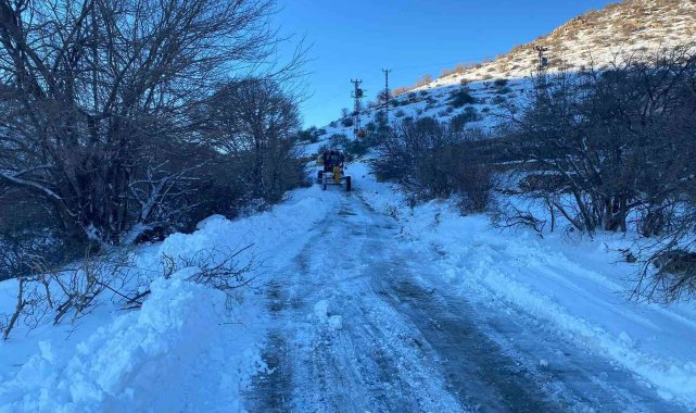 Nusaybin'de karla mücadele sürüyor
