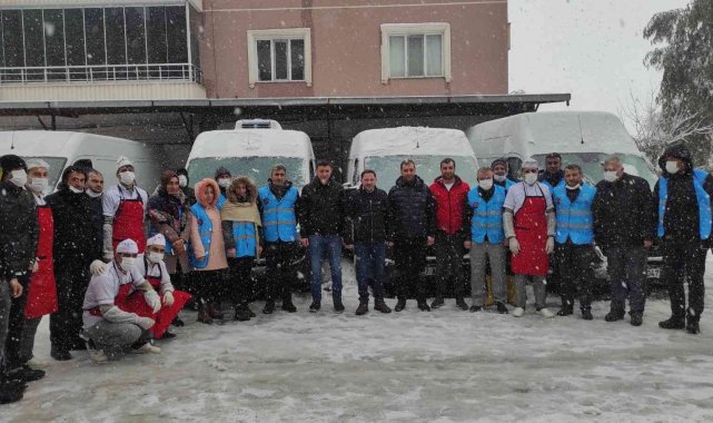 Nusaybin'de Vefa Destek Grubu 5 bin kişiye sıcak yemek dağıttı