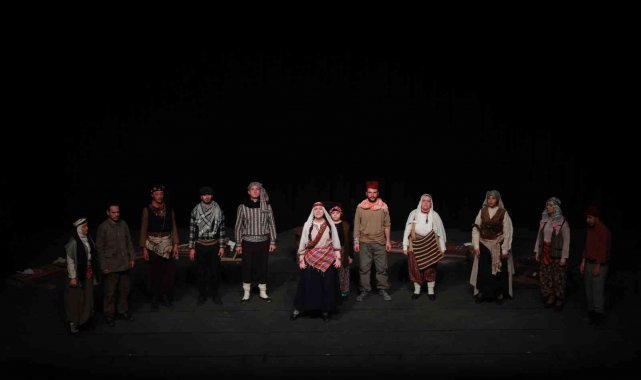 Nâzım Hikmet'in 120'nci yaşı sahnede kutlandı