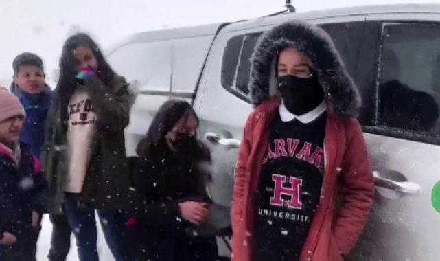 Öğrenciler karda mahsur kaldı, yardıma Batman Orman İşletme ekipleri yetişti