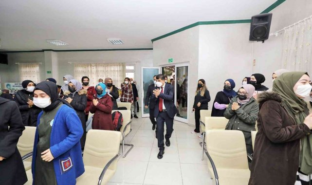 Öğrencilerle "Kariyer Günleri'nde" buluştu