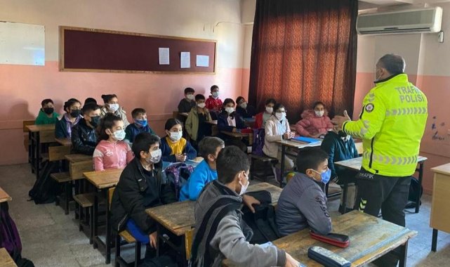 Öğretmen ve öğrencilere trafik eğitimi