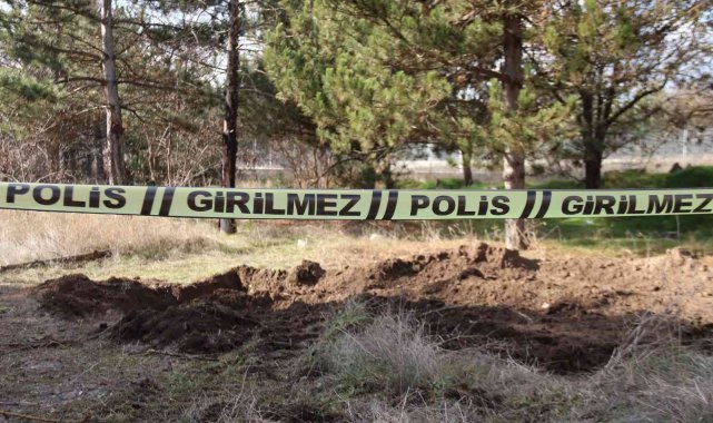 Öldürdükleri kişiyi kaldıkları barakanın yanına gömmüşler