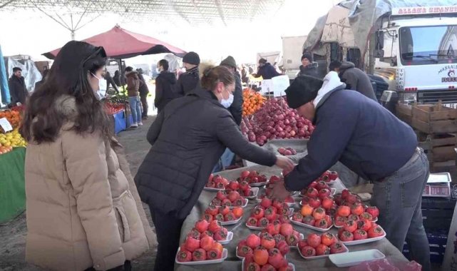 Olumsuz hava koşulları pazarda tezgah sayısını da fiyatları da düşürdü