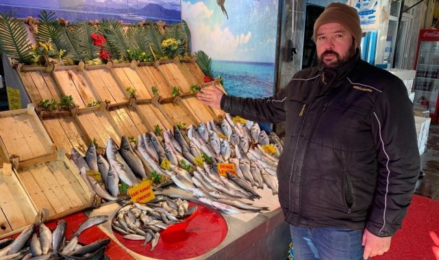 Olumsuz hava şartları Eskişehir'deki balık tezgâhlarını boş bıraktı
