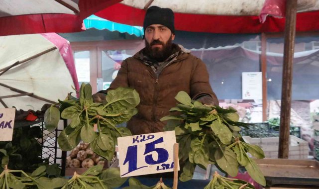 Olumsuz hava şartları ıspanak fiyatlarını ikiye katladı