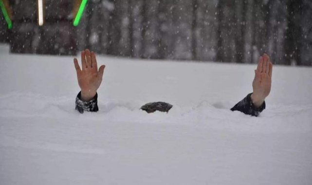 Ordu'da kar kalınlığı insan boyuna ulaştı