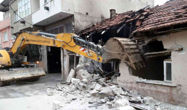 Osmangazi&#039;de metruk bina temizliği