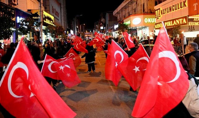 Osmaniye'nin kurtuluş yıl dönümünde fener alayı düzenlendi