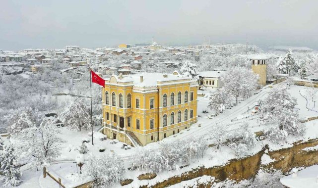 Osmanlı kenti beyaz örtüyle kaplandı