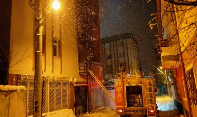 Otelde yangın çıktı, müşteriler tahliye edildi