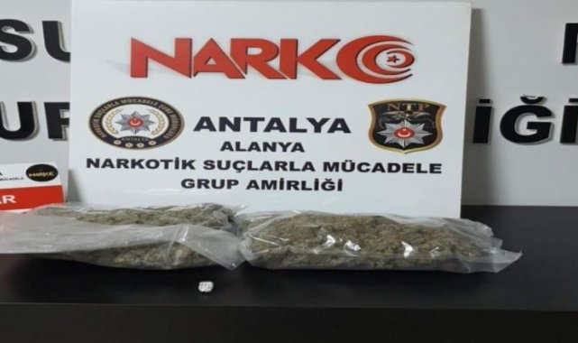 Otogarda şüpheli şahsın üzerinden 960 gram esrar çıktı