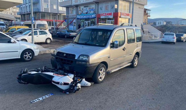 Otomobil ile motosiklet çarpıştı: 1 yaralı