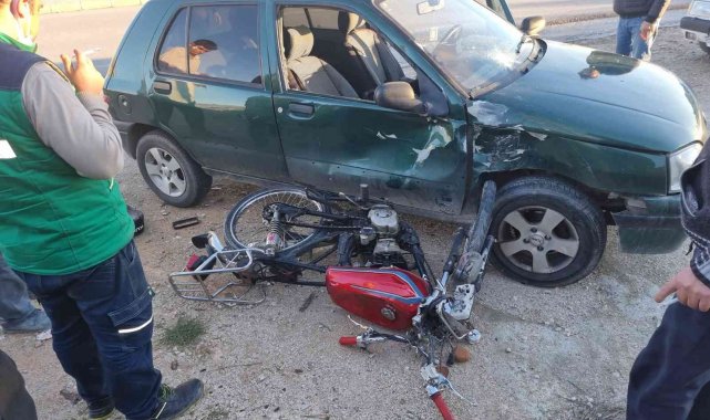 Otomobil ile motosiklet çarpıştı: 2 yaralı