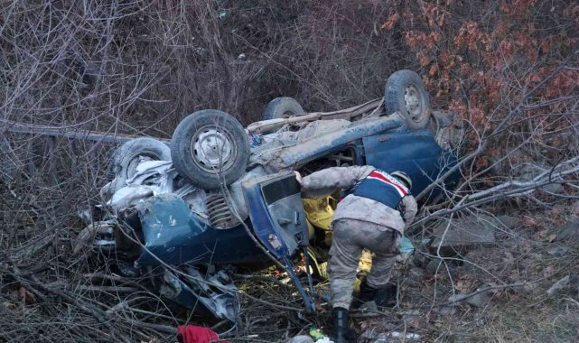 Otomobil köprüden dere yatağına uçtu: Karı-koca hayatını kaybetti