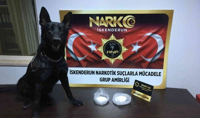 Otomobilin motorundan uyuşturucu çıktı