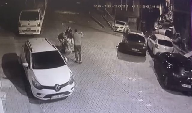 Otopark inşaatından &quot;çekçekle&quot; hırsızlık kamerada