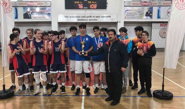 Özel TED Anadolu Lisesi basketbolda şampiyon
