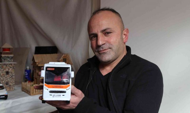 Pandemi sürecinde özledikleri dolmuşlarının maketini yaptılar