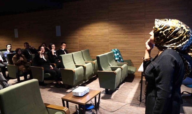 Panorama Müzesi çalışanlarına işaret dili eğitimi