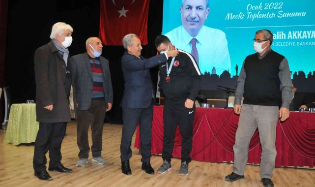 Para tekvandoda dünya üçüncüsü olan sporcu ödüllendirildi