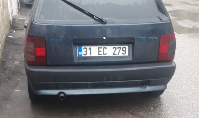 Park halindeki araç soyuldu