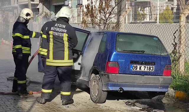 Park halindeki otomobil yandı