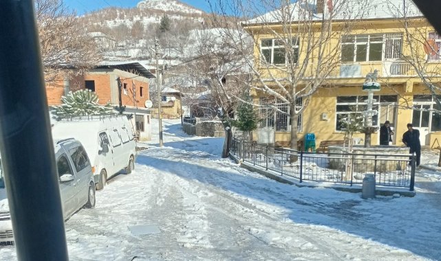 Pazarlar'da köy yolları ulaşıma açıldı