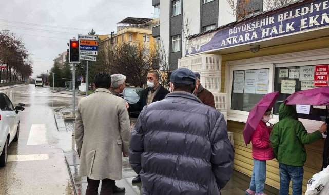 POHADER 16 bin 780 ekmeği vatandaşlara ücretsiz dağıttı