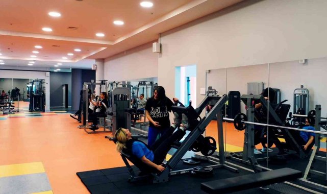 Polatlı Belediyesi Gençlik Merkezi hafta boyunca gençlerle dolup taşıyor