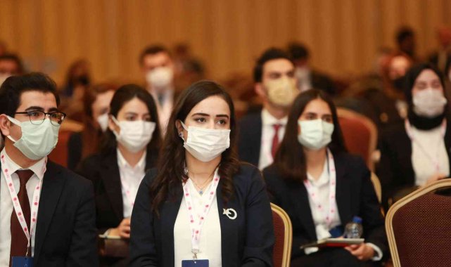 Prof. Dr. Öztürk: "Her hukuk fakültesinde mutlaka bir duruşma salonu olmalıdır"