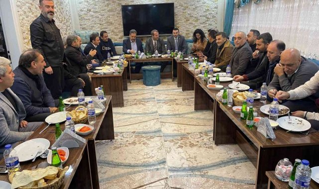 Protokole, Oltu cağ kebabını evinde tanıttı