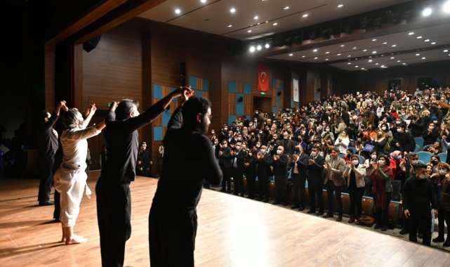 "Gelin Tanış Olalım" Esenyurt'ta sahnelendi