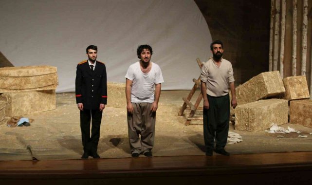 &quot;Pusuda-Öç&quot; tiyatro oyunu NEVÜ&#039;de sahnelendi