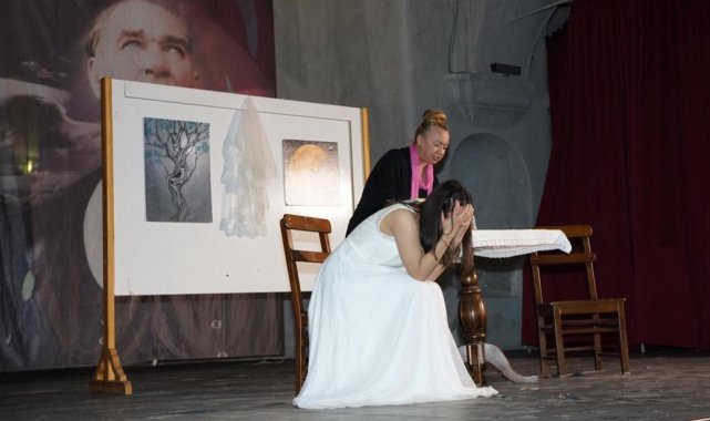 &quot;Sadece Kadın&quot;, Bayraklı&#039;da sahnelenecek