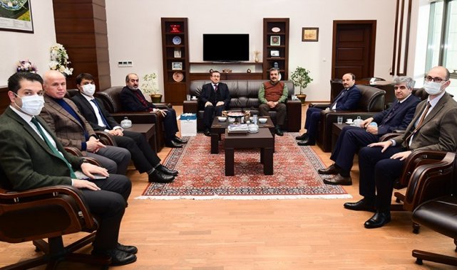 Rektör Çakmak, mevkidaşlarını ağırladı