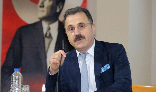 Rektör Çiçek&#039;ten &#039;10 Ocak Çalışan Gazeteciler Günü&#039; mesajı