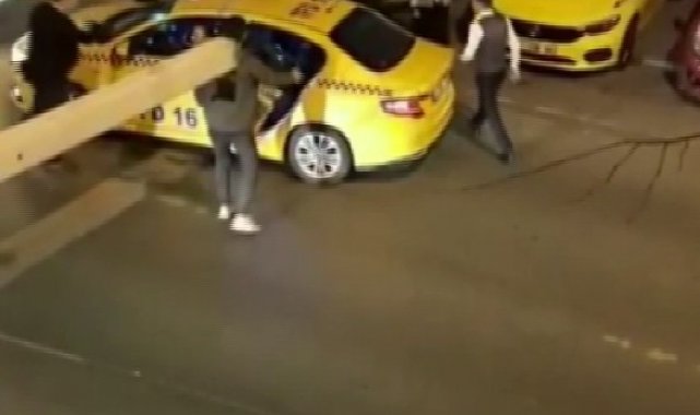 Restoranda çalışanlar ile müşteriler arasında kavga çıktı