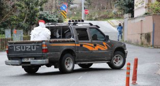 Rize'de kardan adama kamyonetin kasasında şehir turu attırdılar