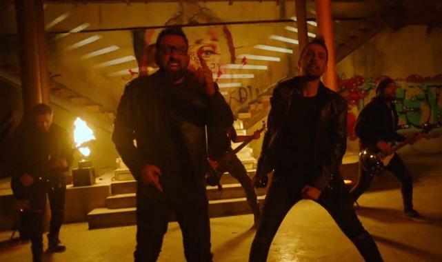 Rockçı gençler, sanayinin ön yargısını değiştirmek için klip çekti